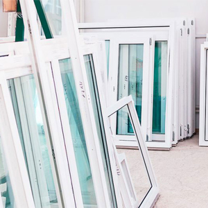 Вікна/двері по всьому приміщенню